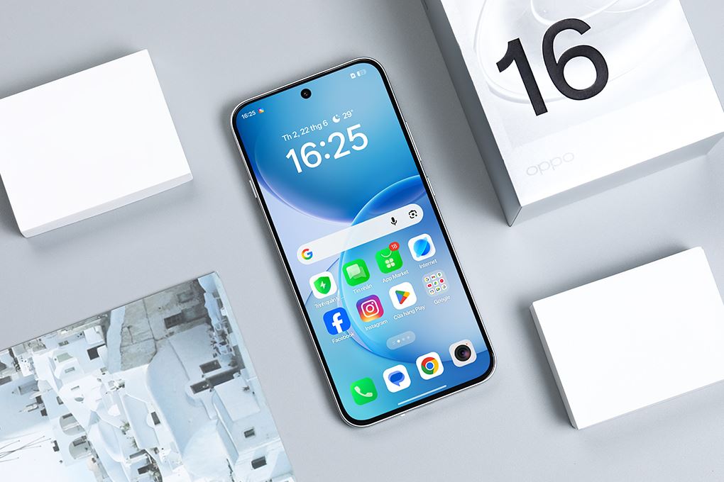 Oppo Reno16 F đặt cạnh hộp máy fullbox