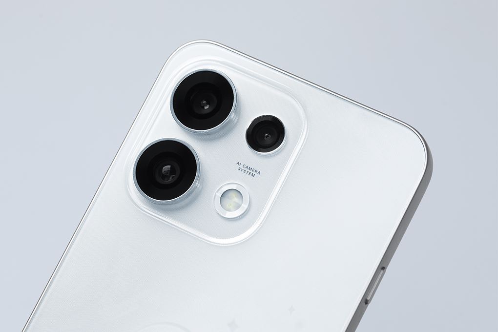 Cụm ba camera sau của Oppo Reno16 F màu trắng